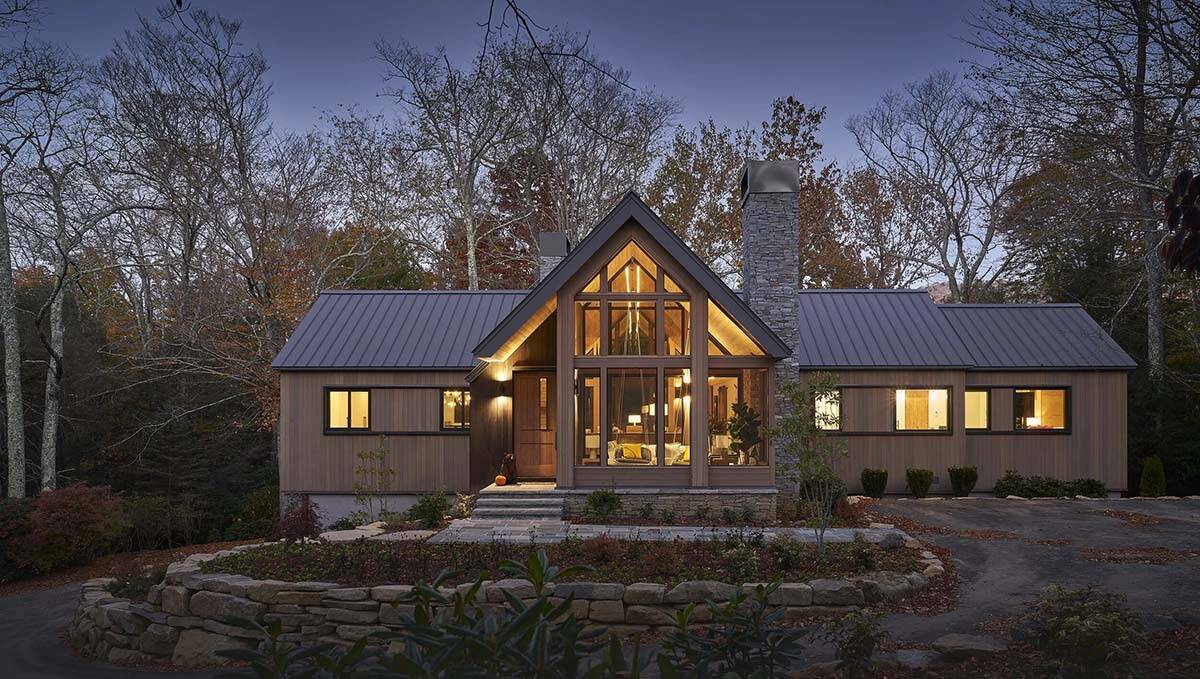 Read more about the article Exterior Home Renovation: A Complete Guide to Updating Your Home’s Exterior