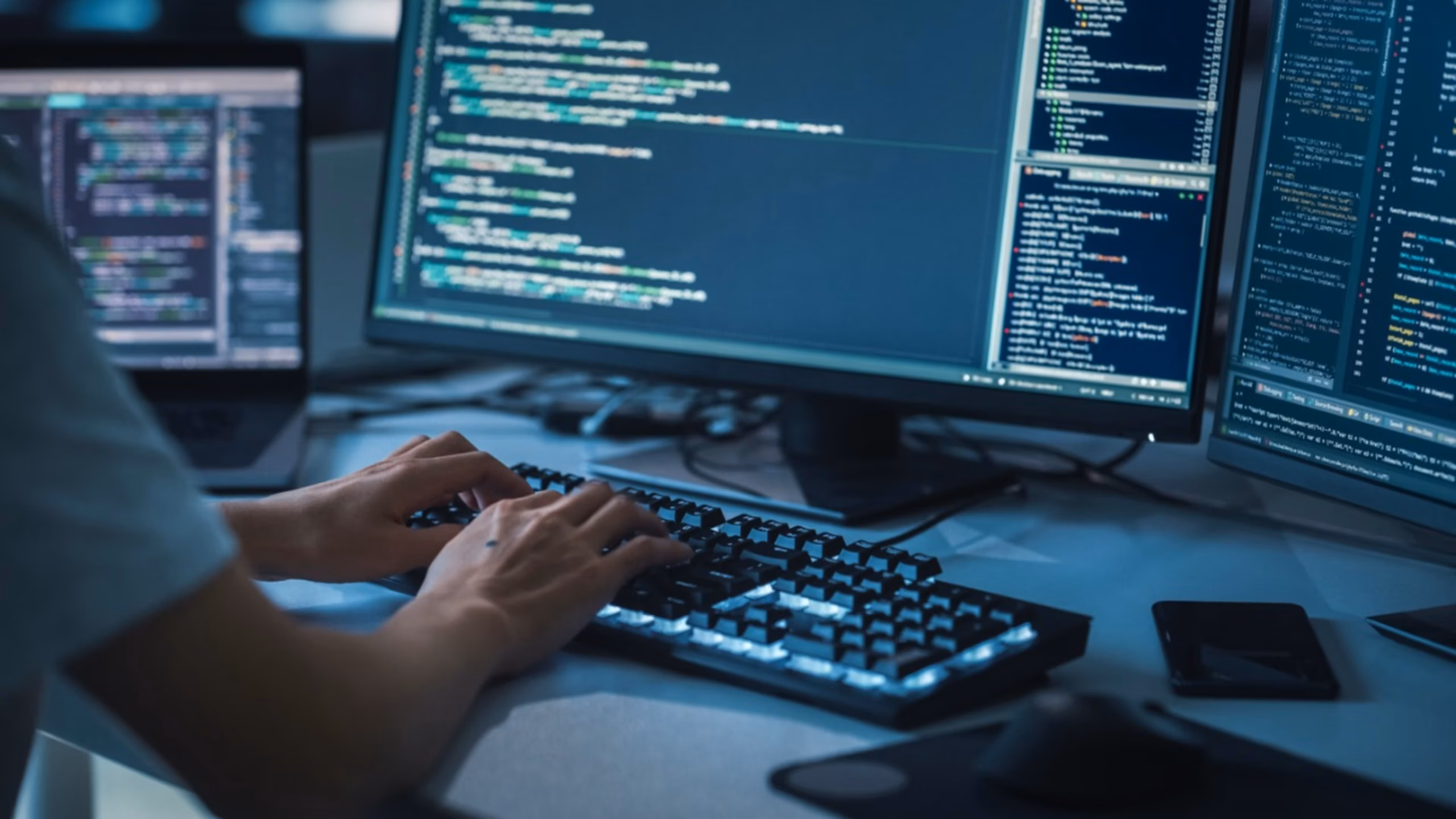 Read more about the article Web Development Career Opportunities for Aspiring Professionals